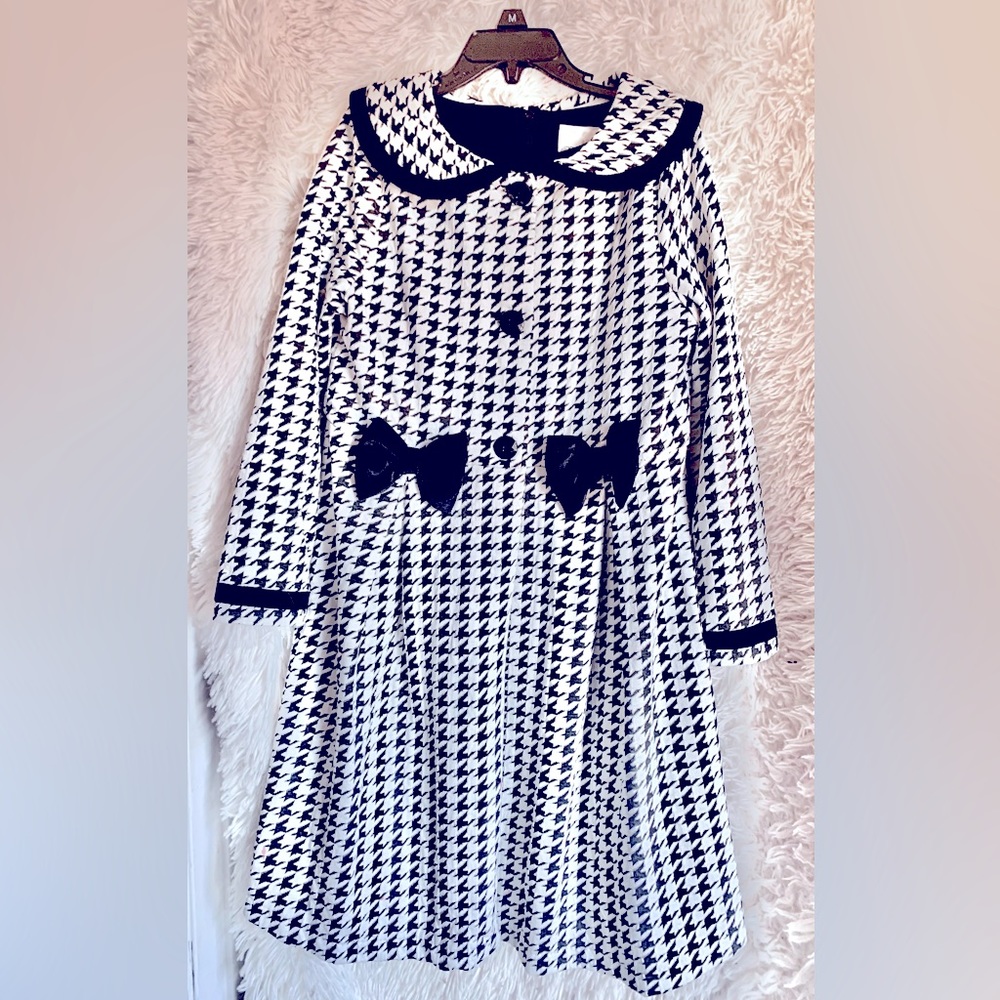 EUC Elegant and Classy dress by Rare Additions in a size 8